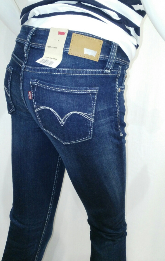 levis demi curve